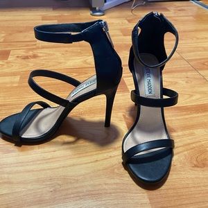 Feelya Steve Madden Heel